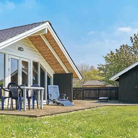 6 Person Holiday In Hemmet *