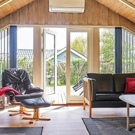 6 Person Holiday In Hemmet *